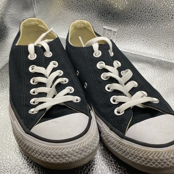 Black Converse Purple Lip - Picture 2 of 6